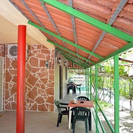 Guest house Romeo's 2 Piqeras